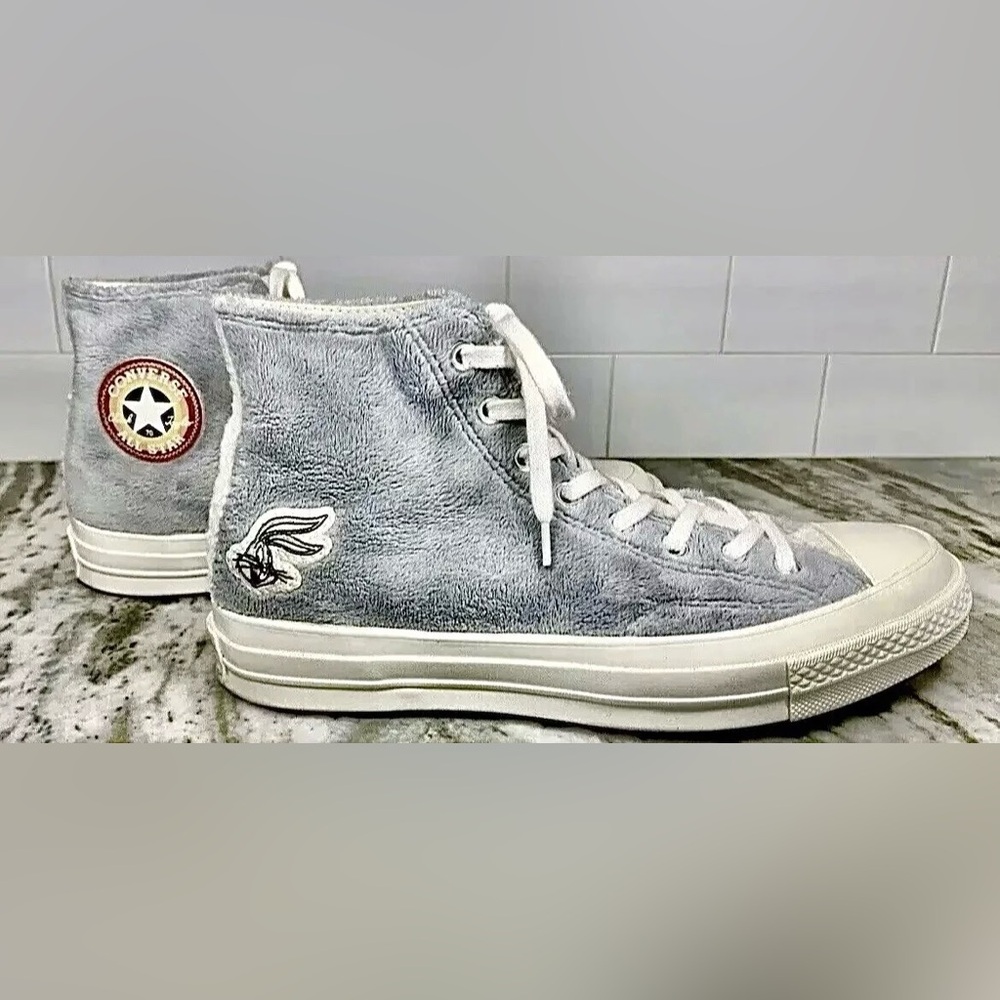 UNISEX Converse Chuck Taylor "What's up Doc?” Bugs Bunny Mens 8.5 Womens 10.5